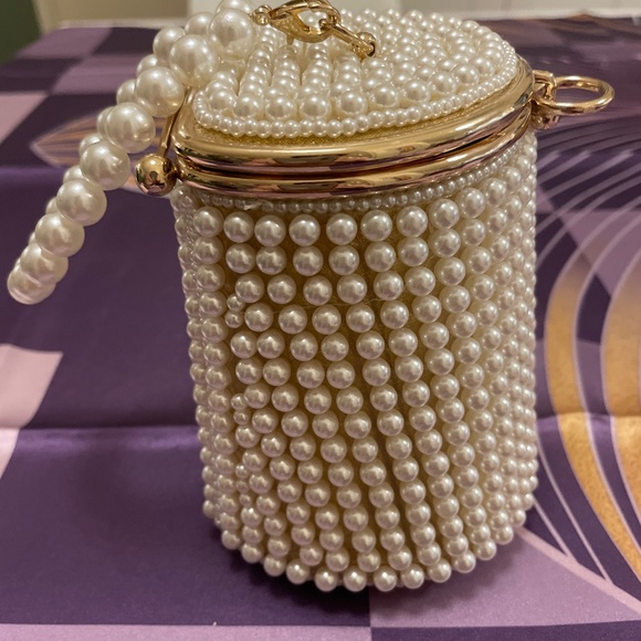 Queenia Faux Pearl Bag - Picture 5 of 7